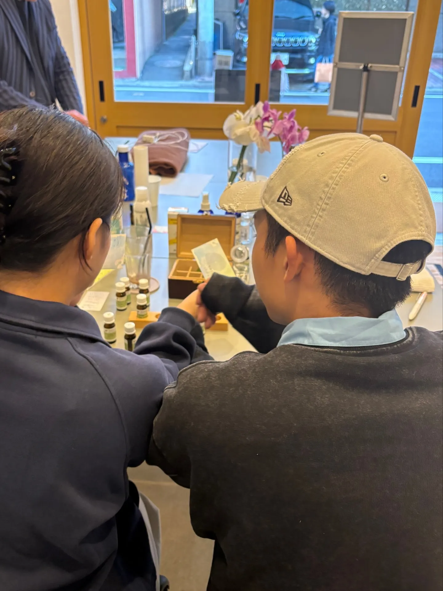 西新アロマハンドトリートメント